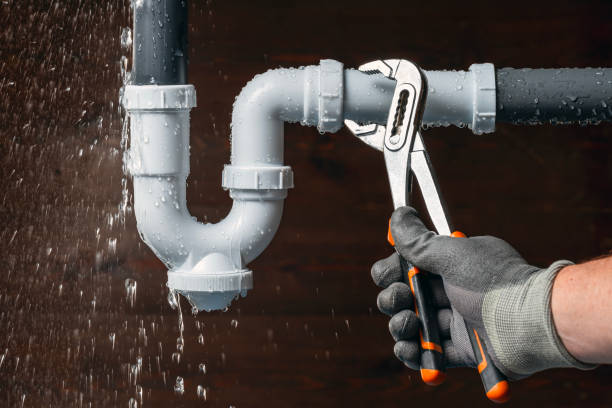 Professional Plumbing technician working in Ashville, OH